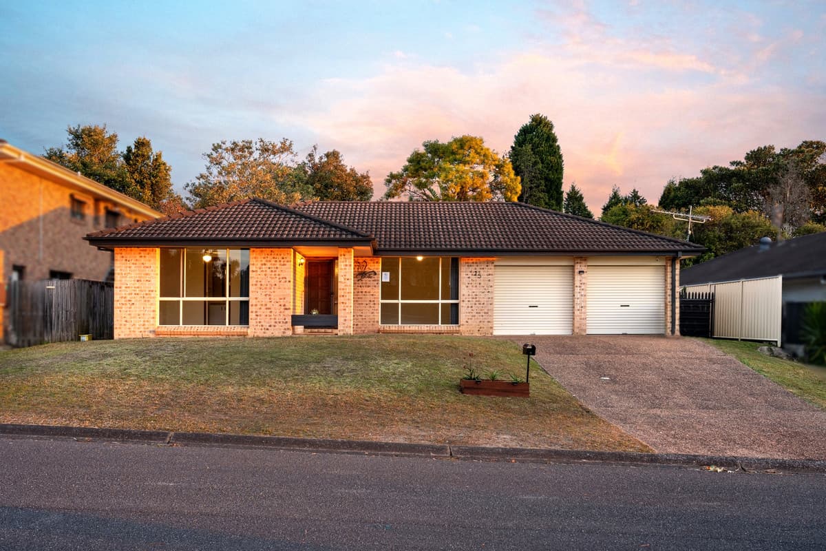 25 Conroy Crescent, Kariong NSW 2250 — photo 1 of 12